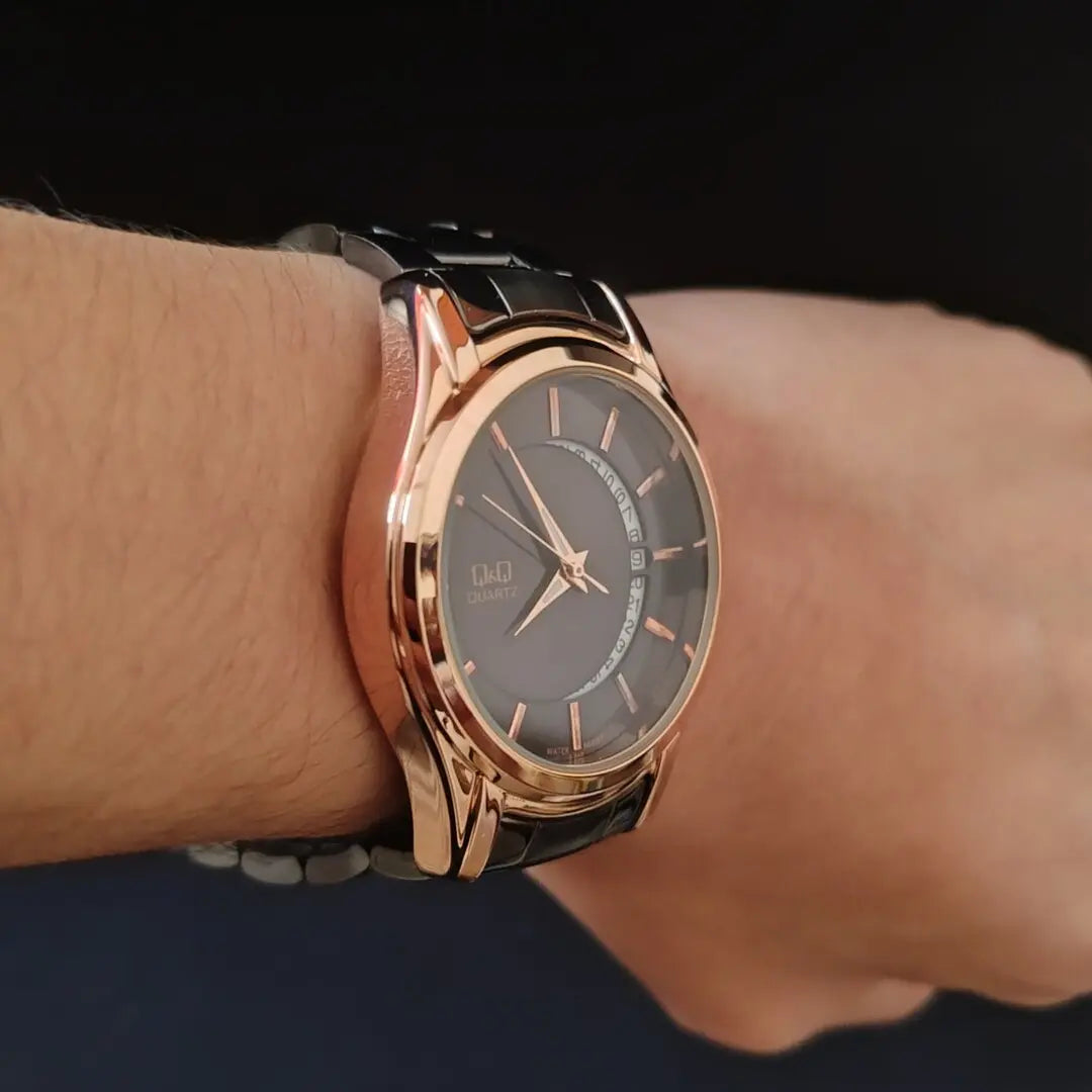Reloj unisex QyQ Negro con Oro rosa A436-812Y