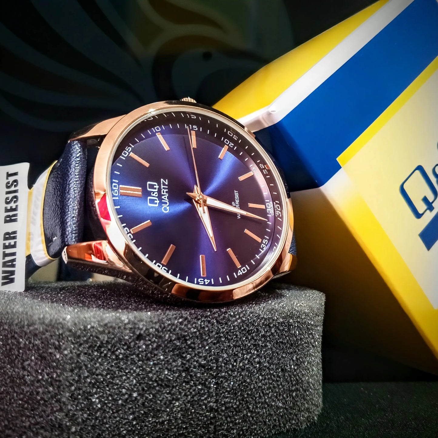 Reloj QyQ caballero en cuero Negro y Azul Ref. CD02J806 - Emma Home Store