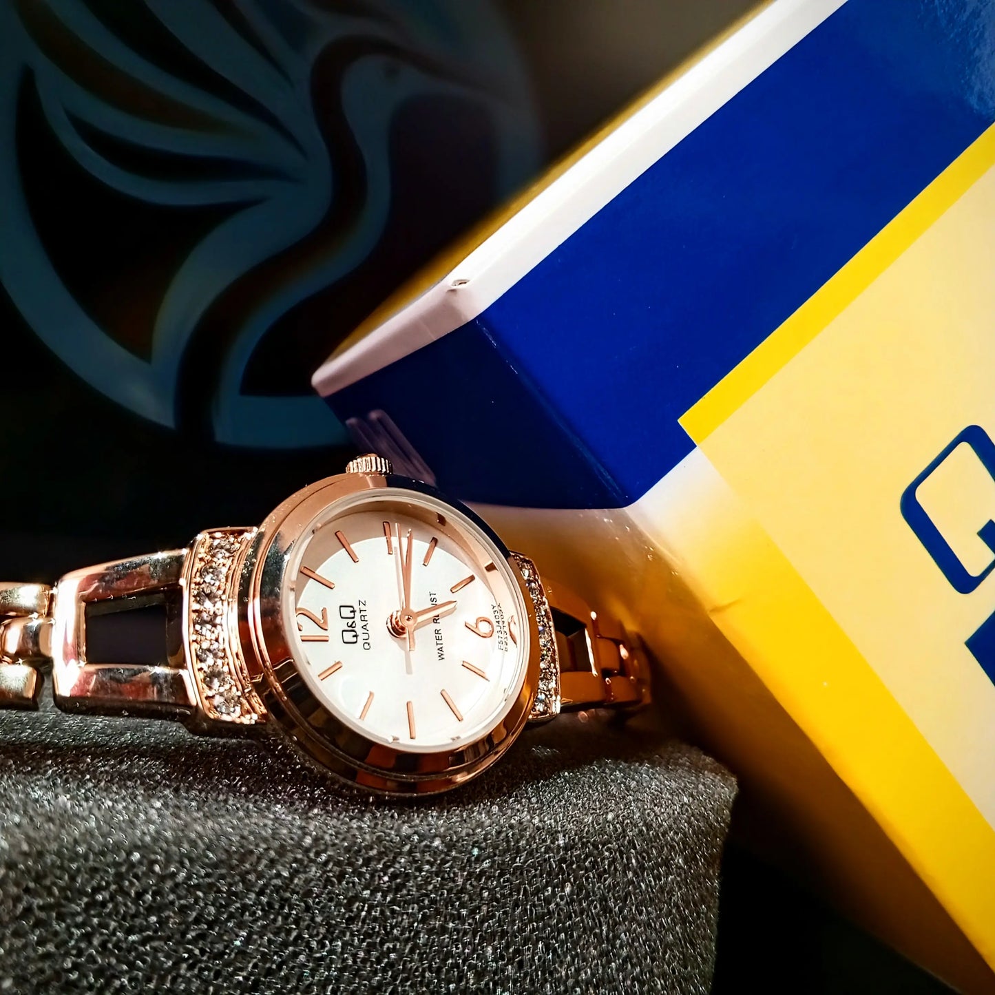 Reloj QyQ Dama oro rosa en acero inoxidable Ref. E573J403Y - Emma Home Store