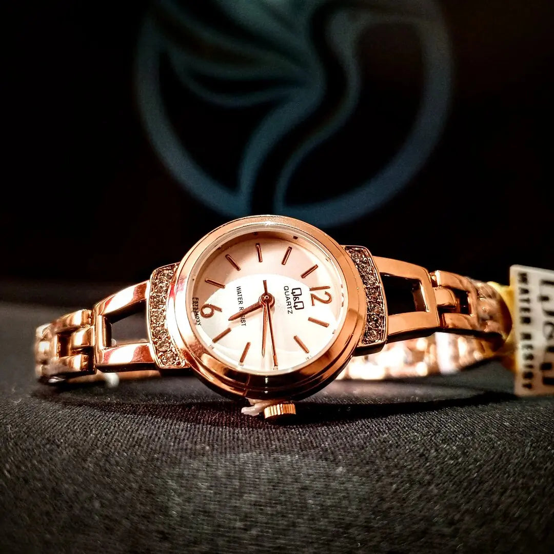 Reloj QyQ Dama oro rosa en acero inoxidable Ref. E573J403Y - Emma Home Store