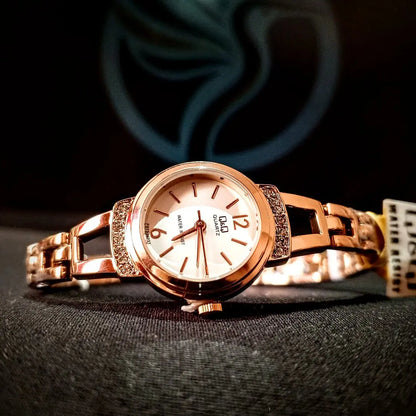 Reloj QyQ Dama oro rosa en acero inoxidable Ref. E573J403Y - Emma Home Store