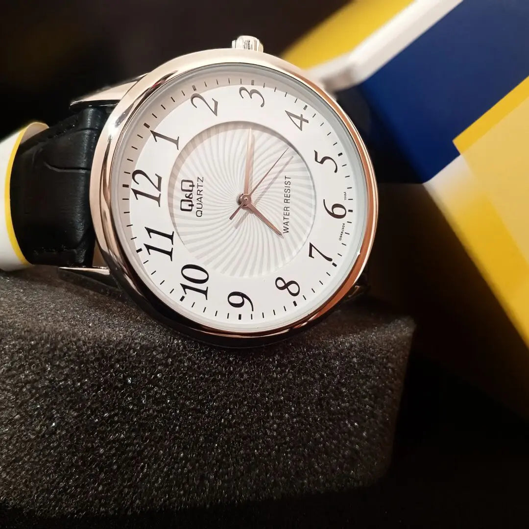 Reloj QyQ  caballero en cuero Negro y blanco Ref: Q948J304Y - Emma Home Store