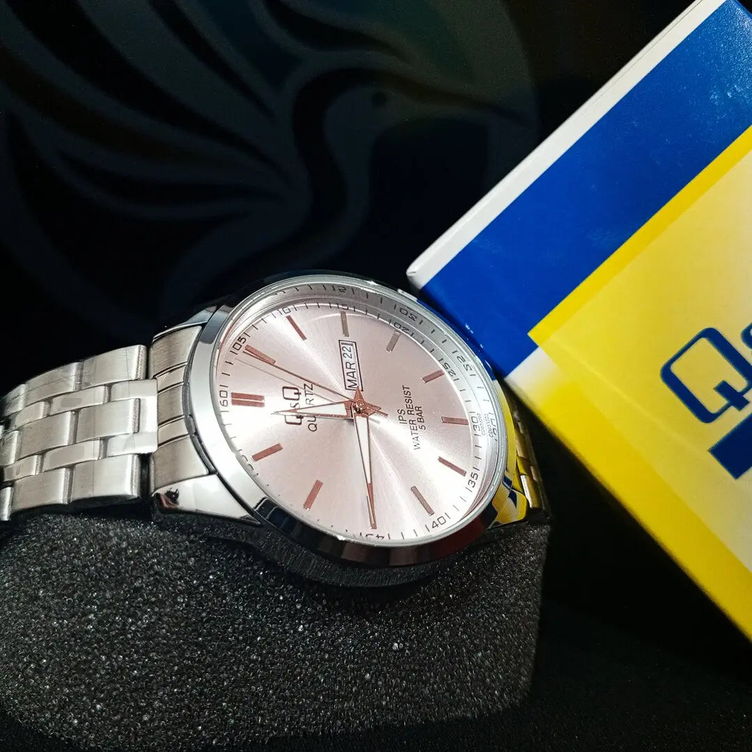 Reloj QyQ Caballero plateado clasico acero con calendario Ref. CD02J202 - Emma Home Store